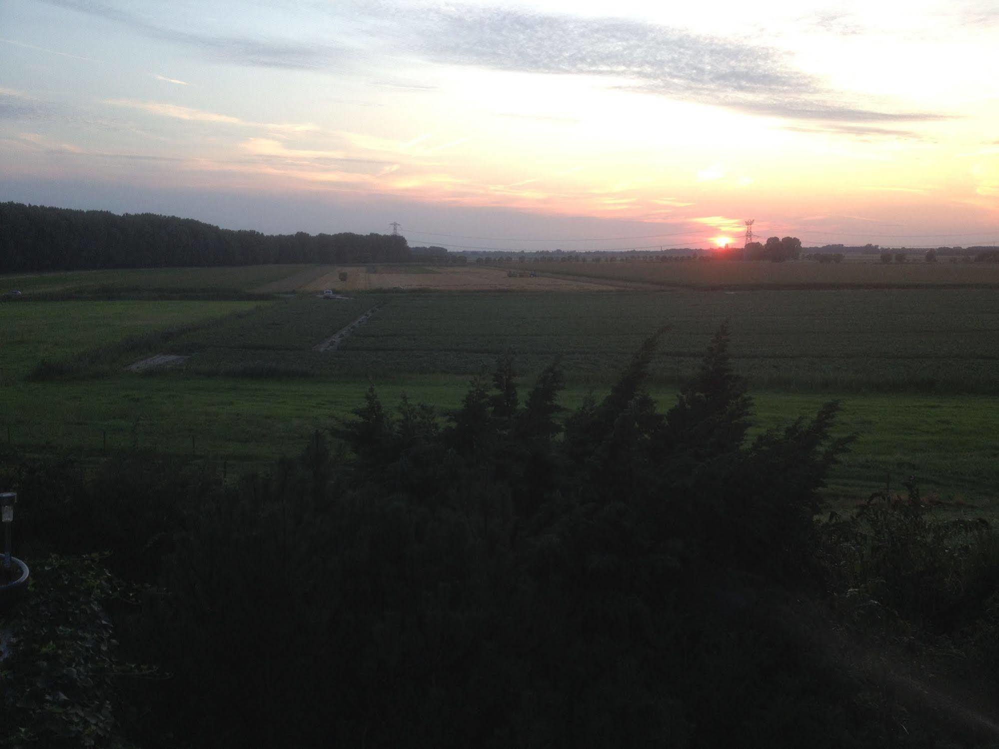 Op De Brabantse Wal Bed & Breakfast