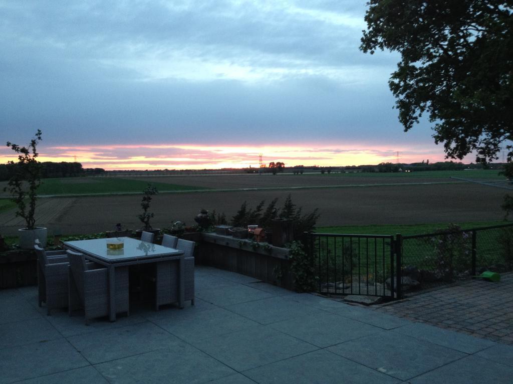 Op De Brabantse Wal Couette-café Halsteren